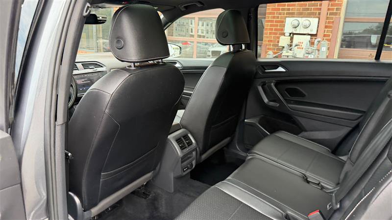 Used 2021 Volkswagen Tiguan SE R-Line AWD/4WD image 23