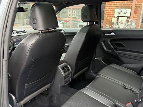 Used 2021 Volkswagen Tiguan SE R-Line AWD/4WD image 23