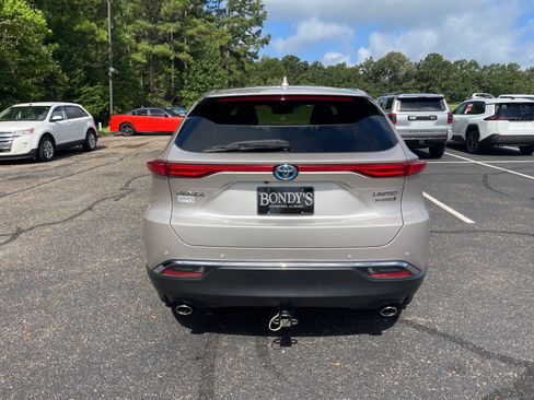Used 2022 Toyota Venza Limited AWD/4WD image 15