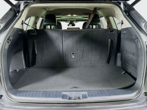 Used 2023 Toyota Highlander XLE FWD image 31