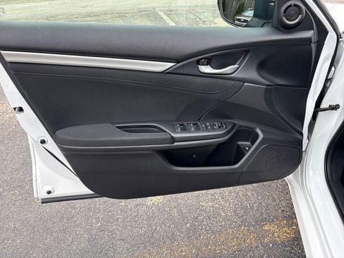 Used 2019 Honda Civic EX image 10