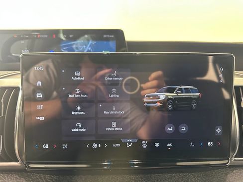 Used 2025 Ford Expedition Tremor AWD/4WD image 34