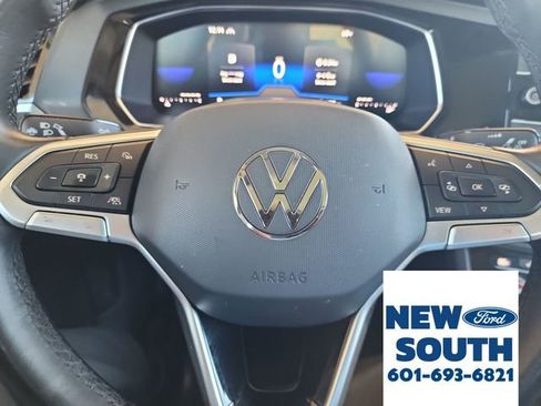 Used 2024 Volkswagen Jetta SE image 18
