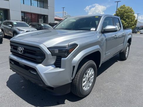 New 2025 Toyota Tacoma SR5 image 3