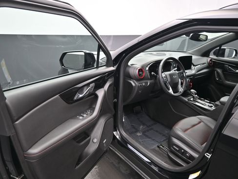 Used 2025 Chevrolet Blazer RS FWD image 19