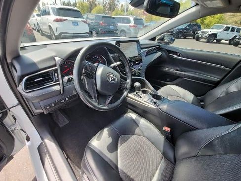 Used 2022 Toyota Camry XSE FWD image 10