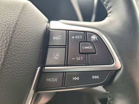 Used 2021 Toyota Highlander XLE image 26