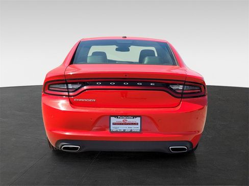 Used 2022 Dodge Charger SXT w/ Leather Interior Group image 5