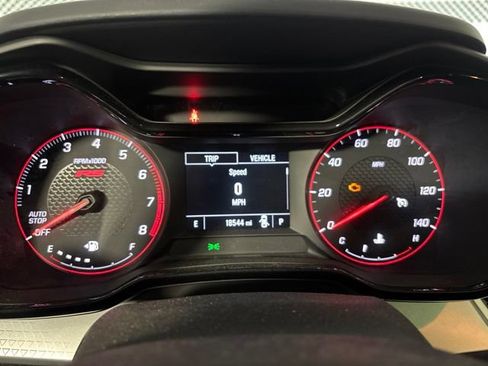 Used 2025 Chevrolet Trax RS w/ Driver Confidence Package FWD image 28
