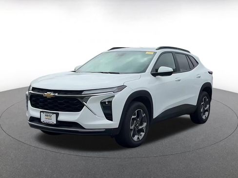 Used 2025 Chevrolet Trax LT FWD image 6