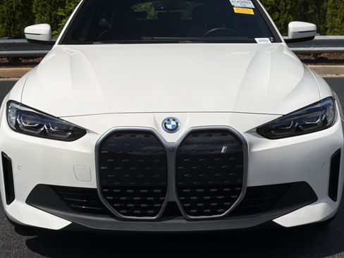 Used 2023 BMW i4 eDrive35 w/ Premium Package RWD image 10