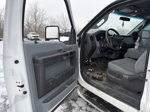 Used 2016 Ford F250 XL w/ Power Equipment Group image 5