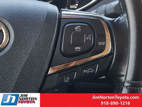 Used 2018 Toyota Avalon Limited image 31