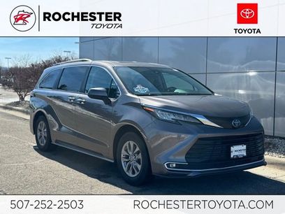 Used 2022 Toyota Sienna XLE