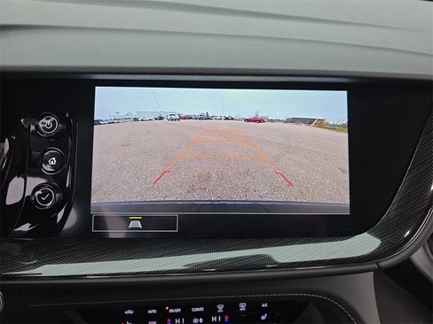 Certified 2023 Buick Envision Essence image 24