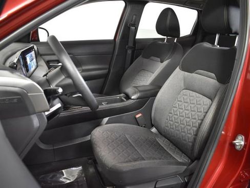 Certified 2025 Nissan Kicks SV w/ SV Premium Package AWD/4WD image 9