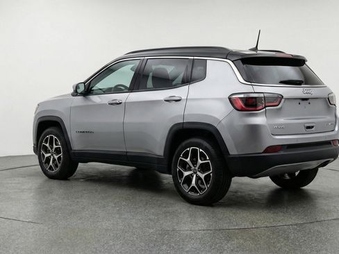 Used 2025 Jeep Compass Limited image 6