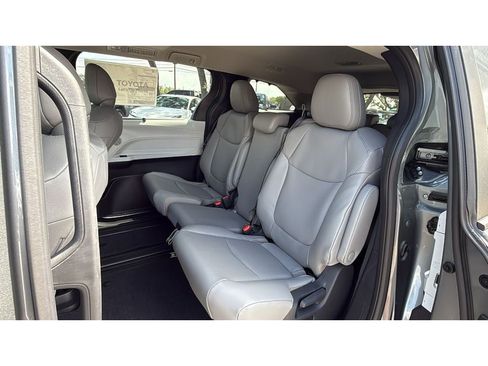 New 2026 Toyota Sienna XLE FWD image 58
