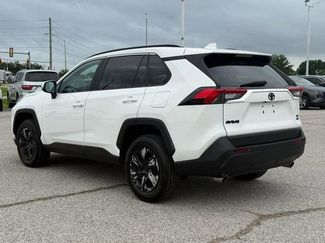 Used 2019 Toyota RAV4 LE AWD/4WD video 3