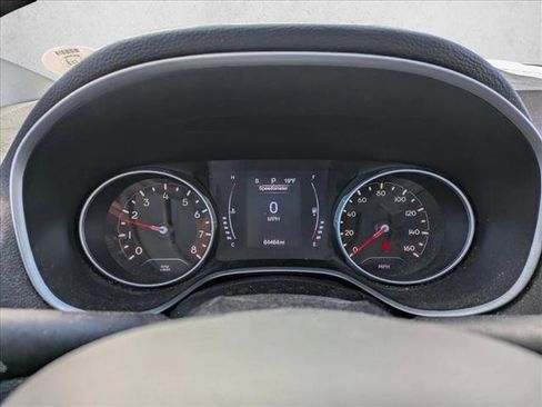 Used 2018 Jeep Compass Latitude w/ Cold Weather Group image 11