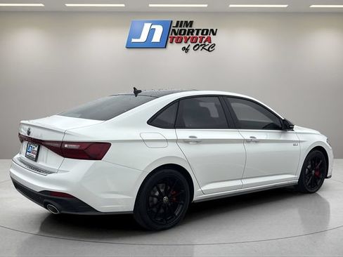 Used 2026 Volkswagen Jetta GLI Autobahn FWD image 5
