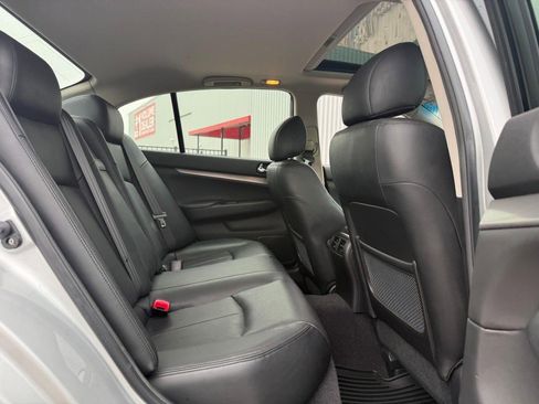 Used 2011 INFINITI G37 x Sedan w/ Premium Pkg image 12