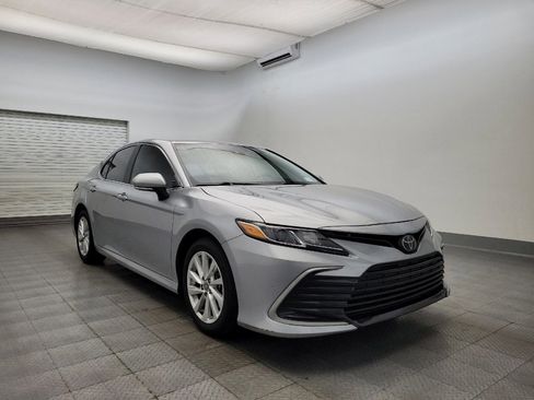 Used 2024 Toyota Camry LE image 13