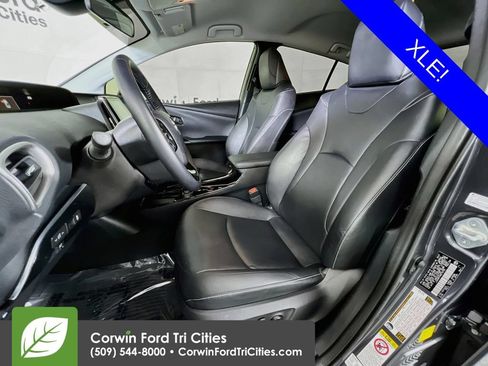 Used 2021 Toyota Prius Prime XLE FWD image 25