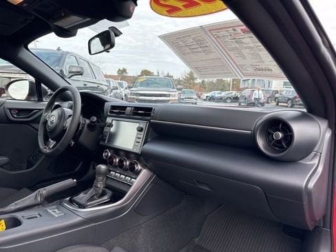 Used 2022 Toyota GR86 w/ ALL Weather Mat Package (TMS) RWD image 22