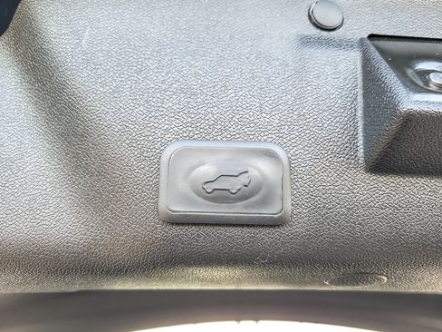 Used 2016 GMC Acadia SLT w/ Open Road Package image 21