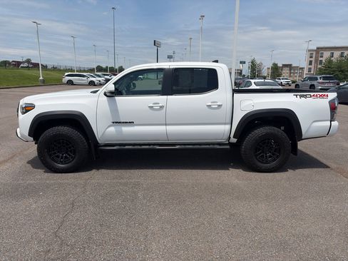 Certified 2023 Toyota Tacoma TRD Off-Road w/ Technology Package AWD/4WD image 2