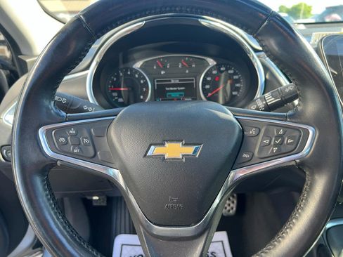 Used 2017 Chevrolet Malibu LT w/ Leather Package FWD image 20
