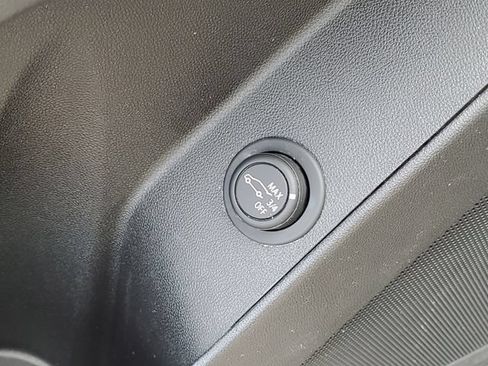 Certified 2021 Chevrolet Equinox LT AWD/4WD image 24