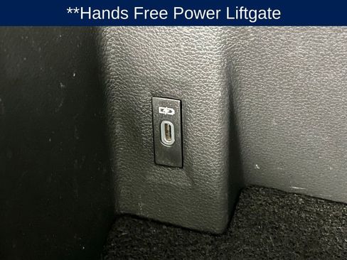 Certified 2023 Volkswagen Atlas SE w/ Black Wheel Package image 13