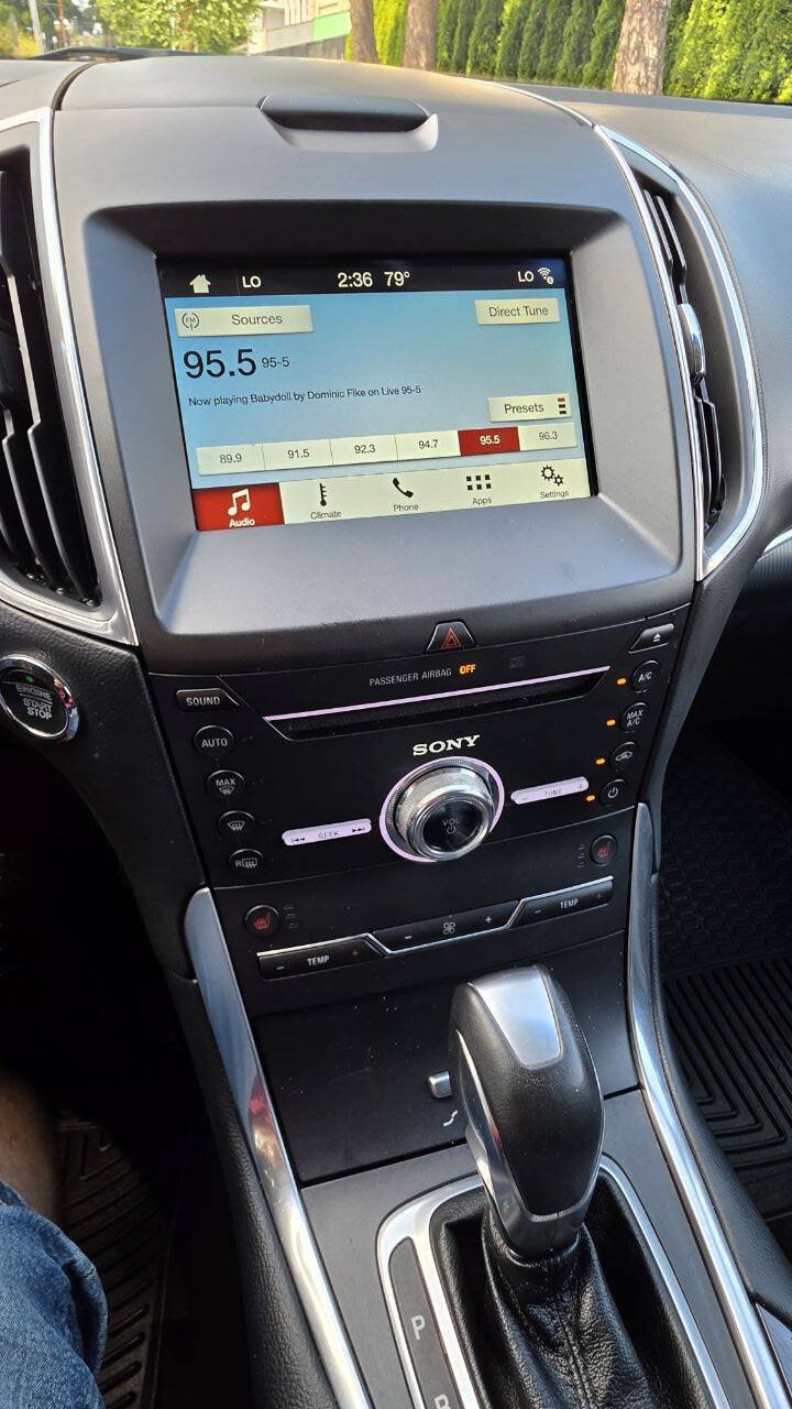Used 2018 Ford Edge Titanium AWD/4WD image 14