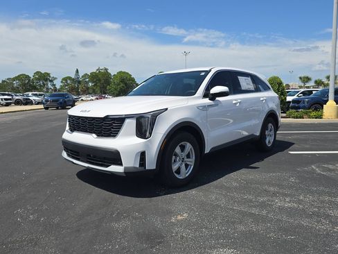 New 2026 Kia Sorento LX FWD image 4