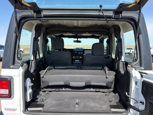 Used 2025 Jeep Wrangler Sport AWD/4WD image 19