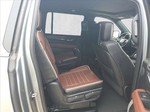 Used 2023 GMC Yukon XL Denali Ultimate image 21