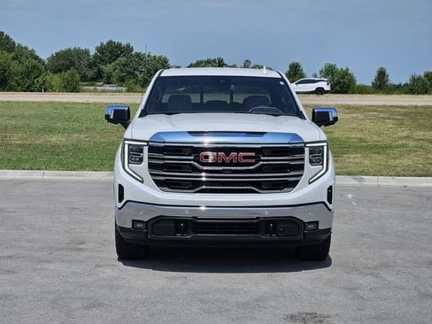 Used 2023 GMC Sierra 1500 SLT w/ SLT Premium Plus Package AWD/4WD image 2