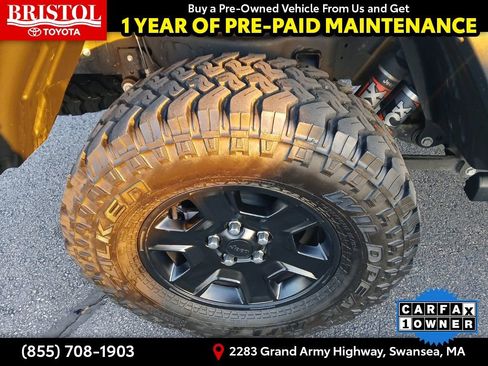 Used 2023 Jeep Gladiator Mojave w/ Cold Weather Group image 13