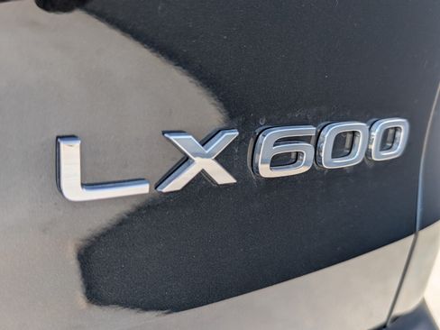 Used 2026 Lexus LX 600 4WD w/ Interior Upgrade Package image 9
