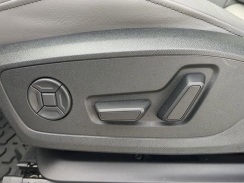 Used 2025 Audi Q3 2.0T Premium image 28