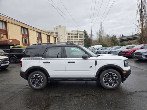 New 2026 Ford Bronco Sport Outer Banks w/ Topo Graphic Package AWD/4WD image 4