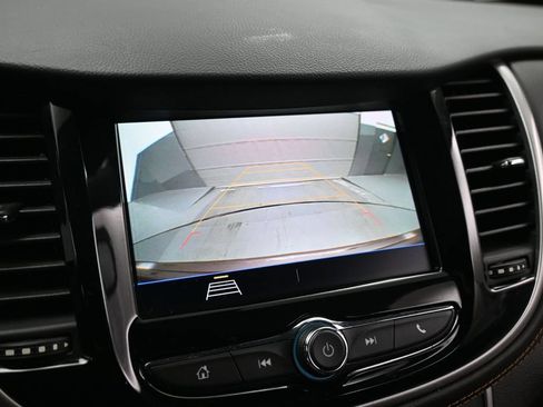 Used 2020 Chevrolet Trax LT w/ LT Convenience Package FWD image 14