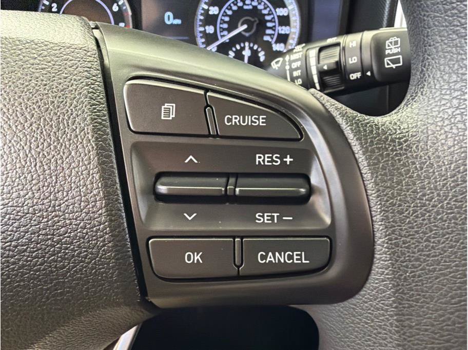 Used 2022 Hyundai Venue SE FWD image 18