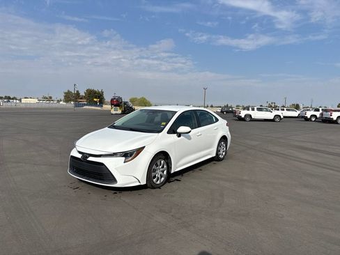 Used 2024 Toyota Corolla LE FWD image 2