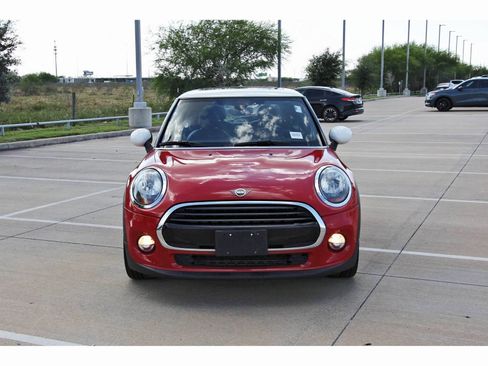Used 2019 MINI Cooper 2-Door Hardtop FWD image 2