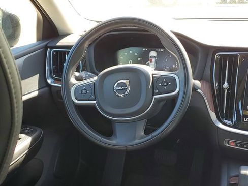 Used 2022 Volvo S60 B5 Momentum AWD/4WD image 12