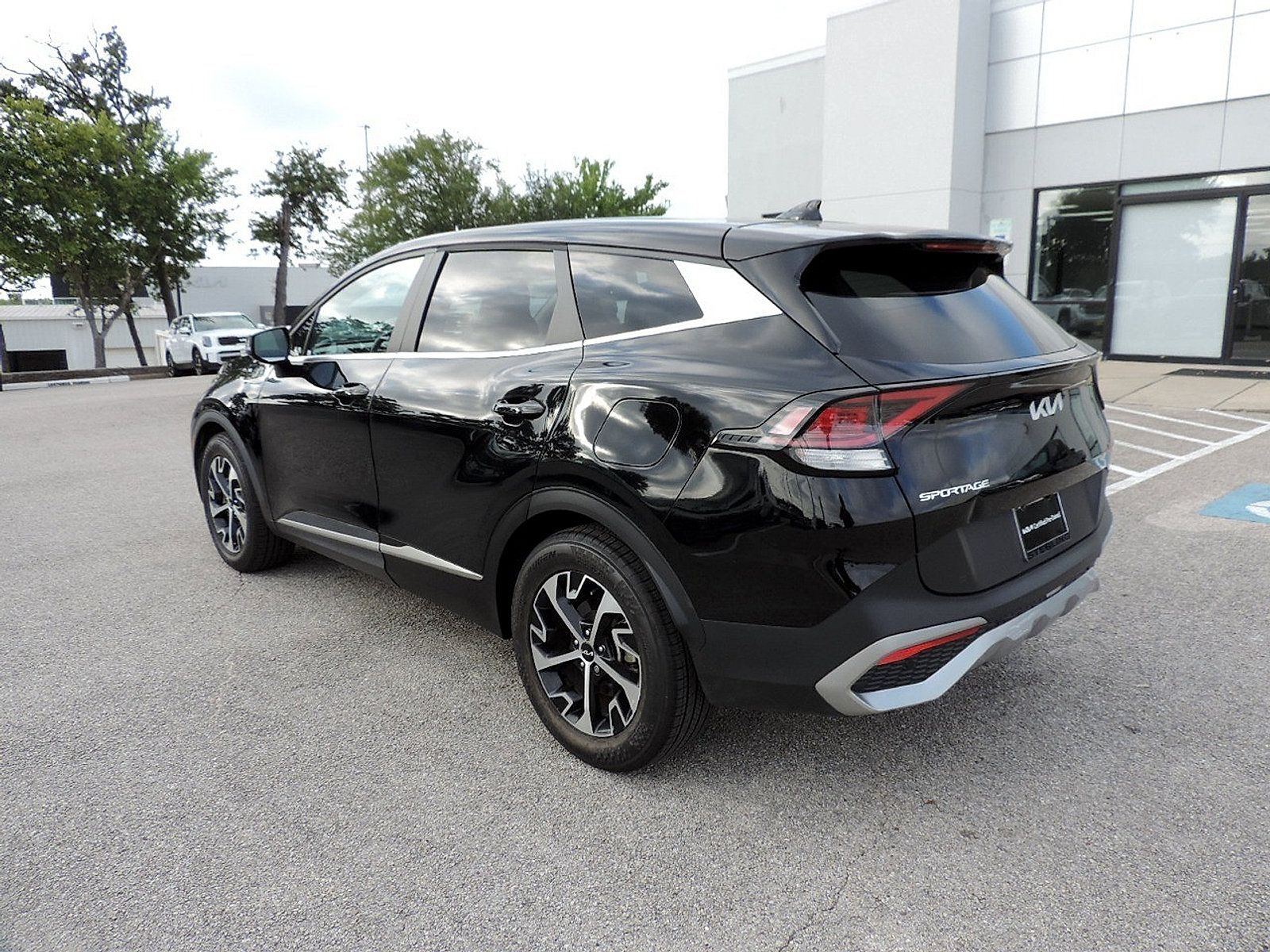 Used 2023 Kia Sportage EX FWD image 7