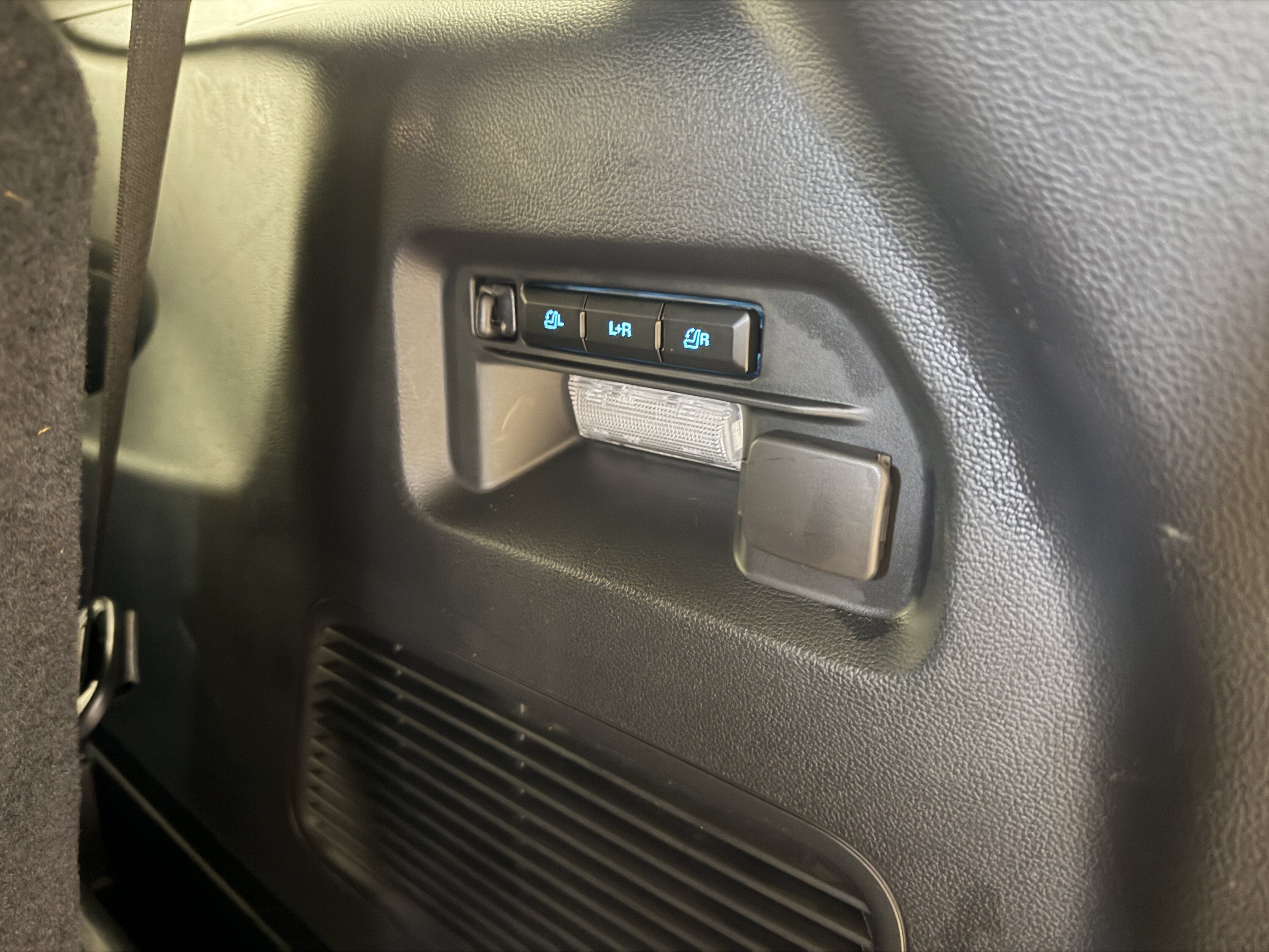 Used 2025 Ford Explorer ST AWD/4WD image 26